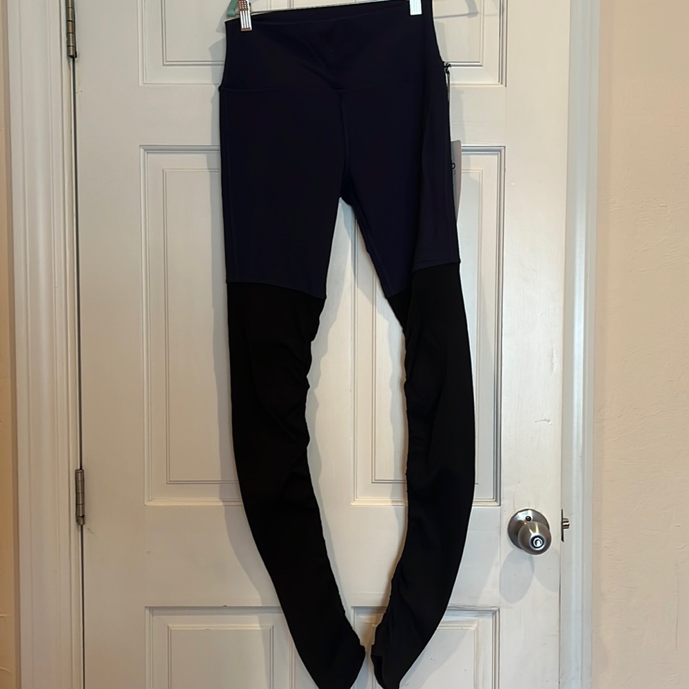 Size Large alo yoga pants! NWT!